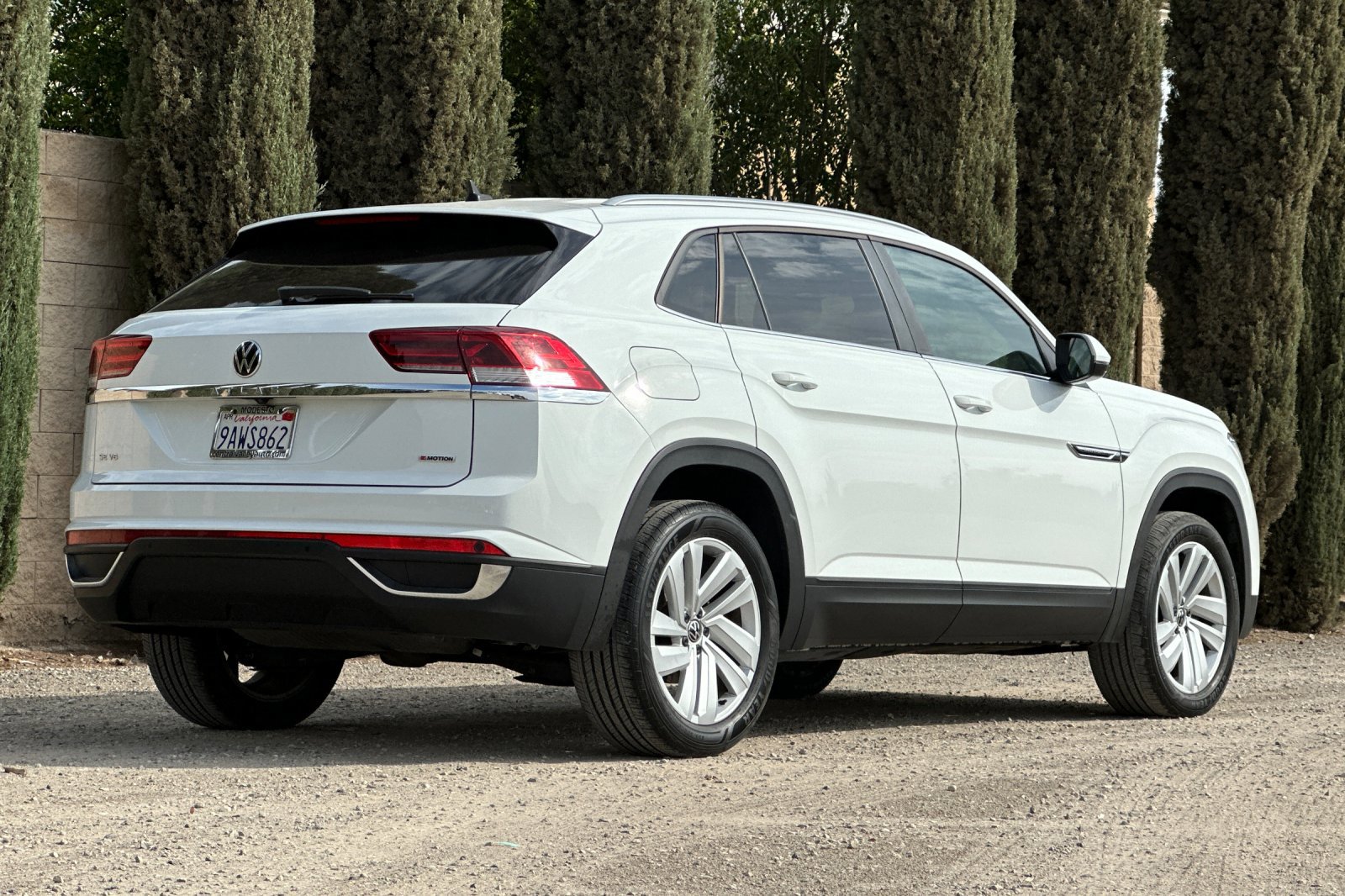 2022 Volkswagen Atlas Cross Sport V6 SE Technology photo 3