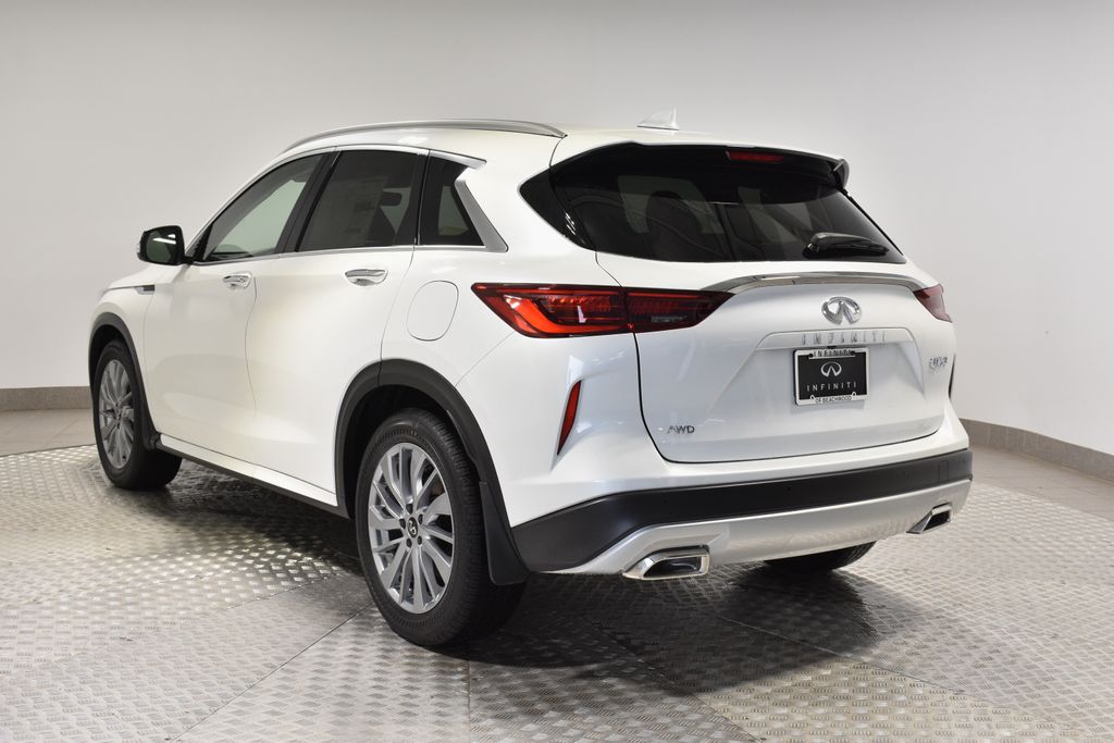 2025 Infiniti QX50 Luxe AWD photo 5