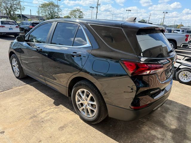 2022 Chevrolet Equinox LT photo 2