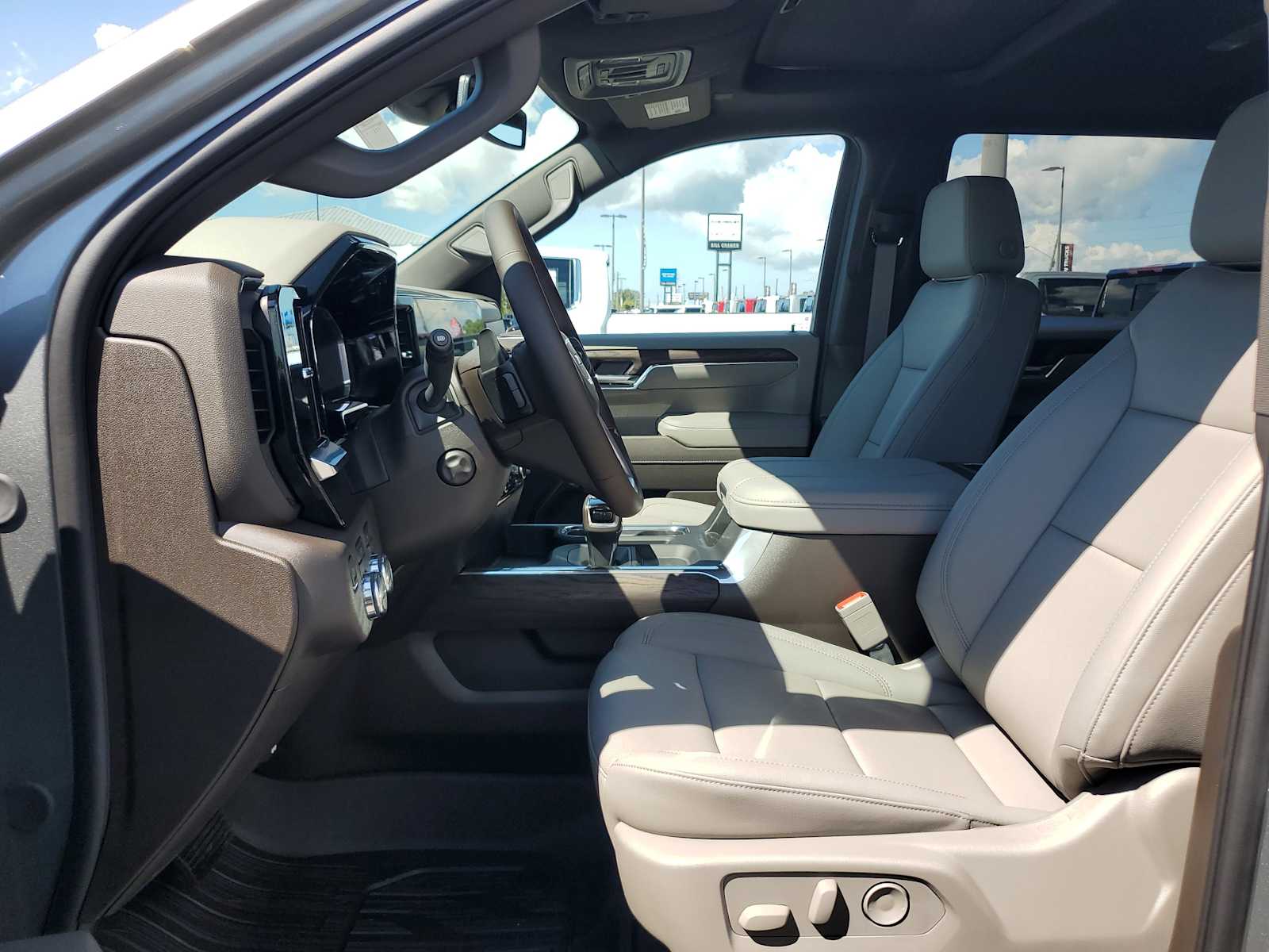 2026 Gmc Sierra 1500 SLT photo 14