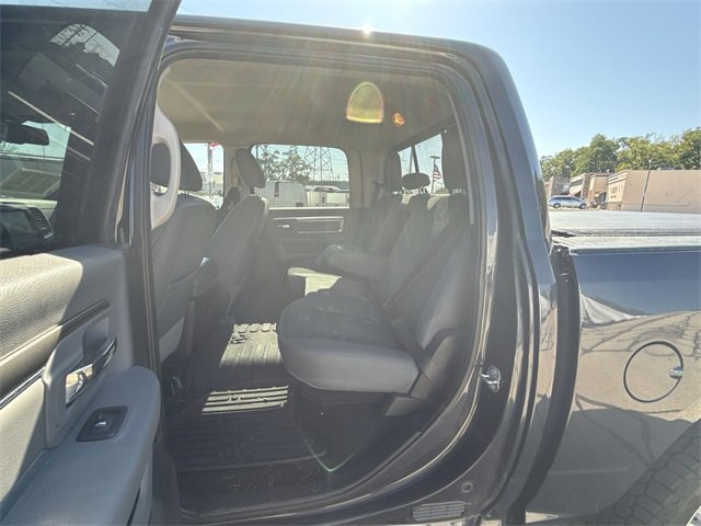 2018 Ram 1500 SLT photo 13