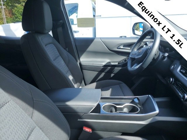 2025 Chevrolet Equinox LT photo 6