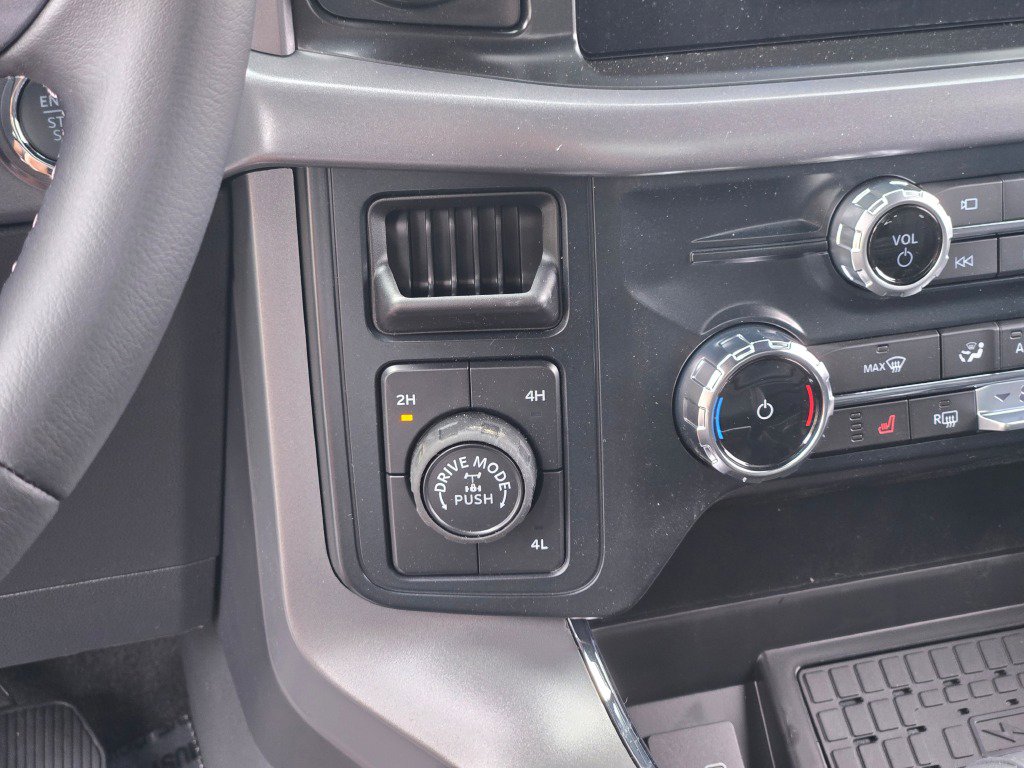 2025 Ford F-150 XLT photo 25