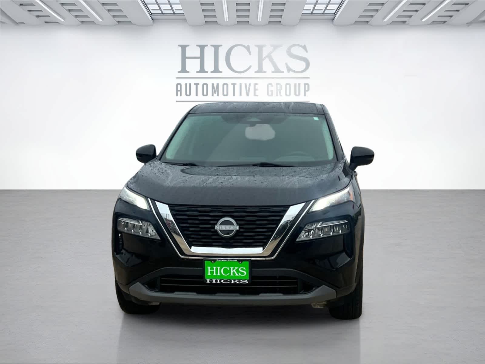 2022 Nissan Rogue SV photo 2