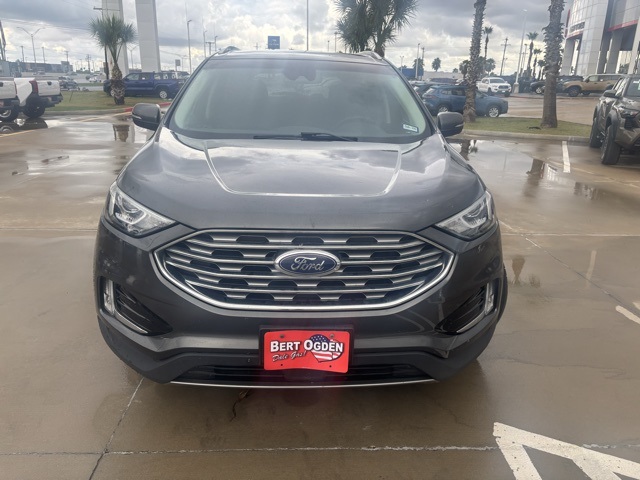 2019 Ford Edge SEL photo 2