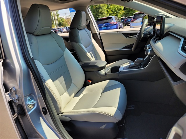2023 Toyota RAV4 Hybrid XLE Premium photo 12