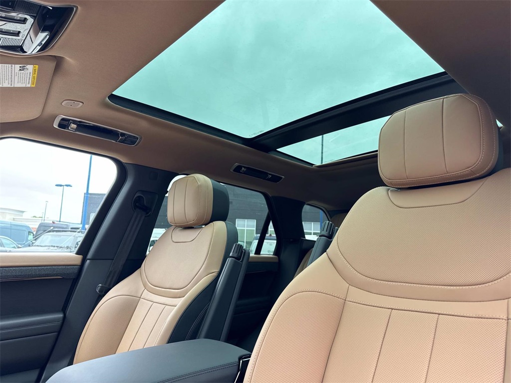 2025 Land Rover Range Rover Sport SE photo 29