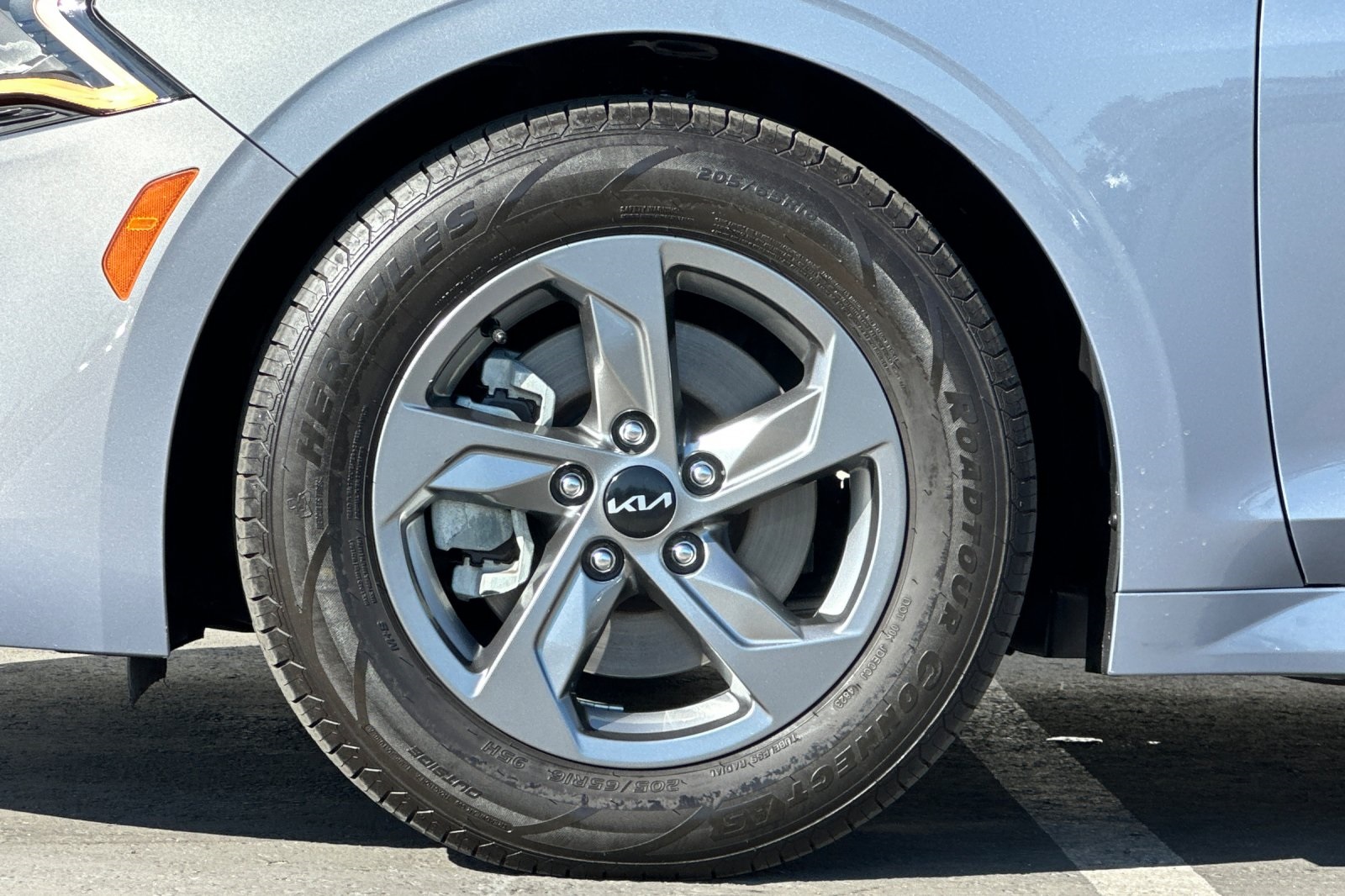 2022 Kia K5 LXS photo 24