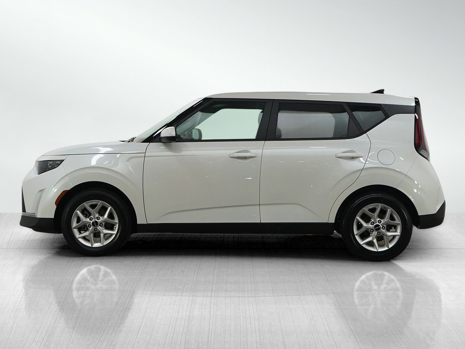 Used 2024 Kia Soul LX with VIN KNDJ23AU7R7228048 for sale in Wayzata, Minnesota