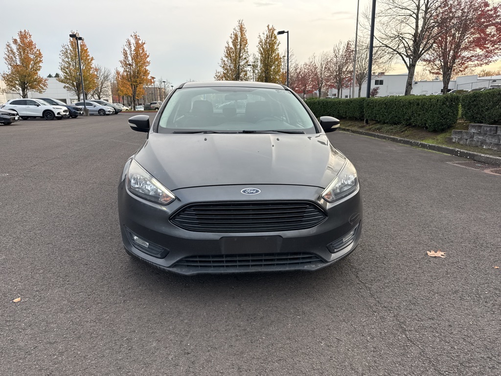 2018 Ford Focus SE photo 2