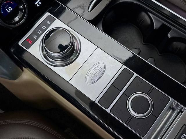2020 Land Rover Range Rover HSE photo 17