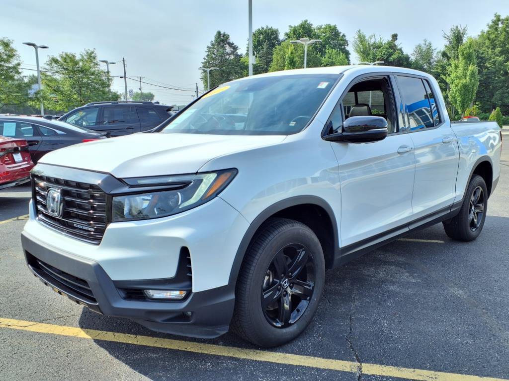 2023 Honda Ridgeline Black Edition photo 3