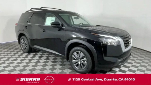 2025 Nissan Pathfinder SV