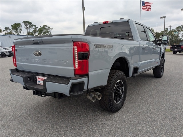 2026 Ford F-250 Lariat photo 4