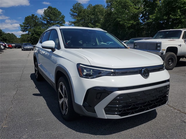 2025 Volkswagen Taos SEL photo 2