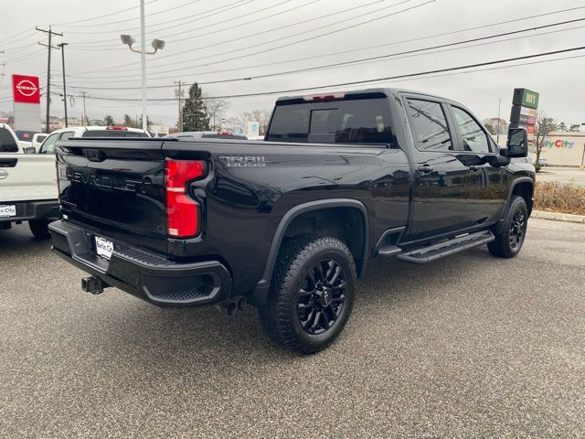 2025 Chevrolet Silverado 2500HD LT photo 3