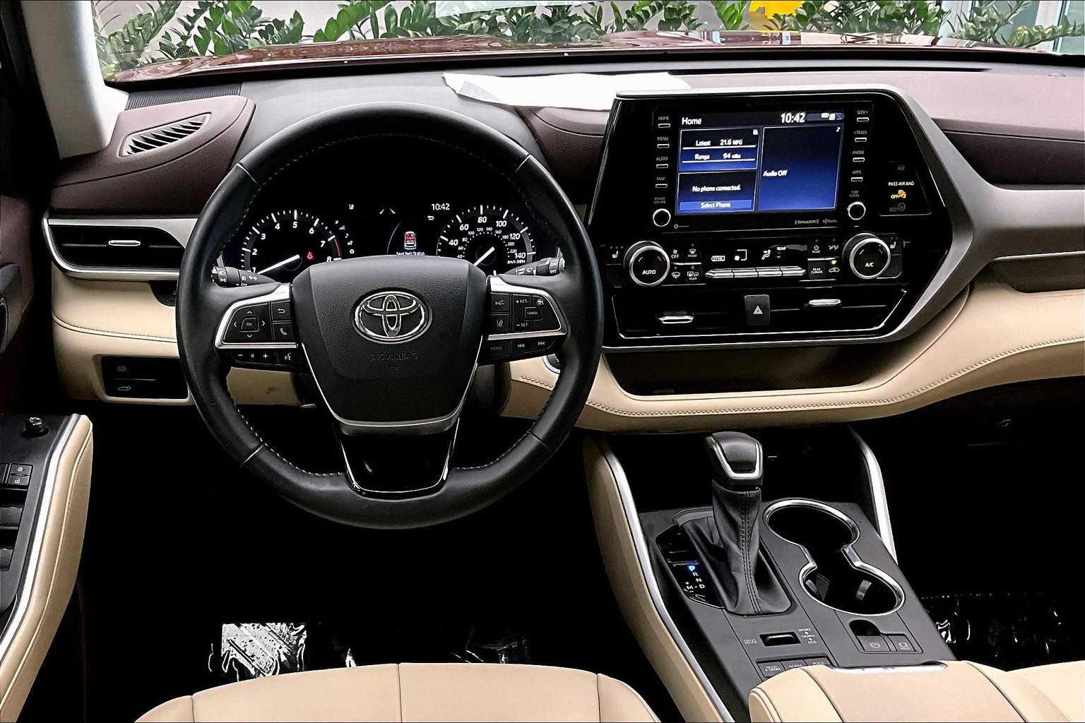 2020 Toyota Highlander XLE photo 4