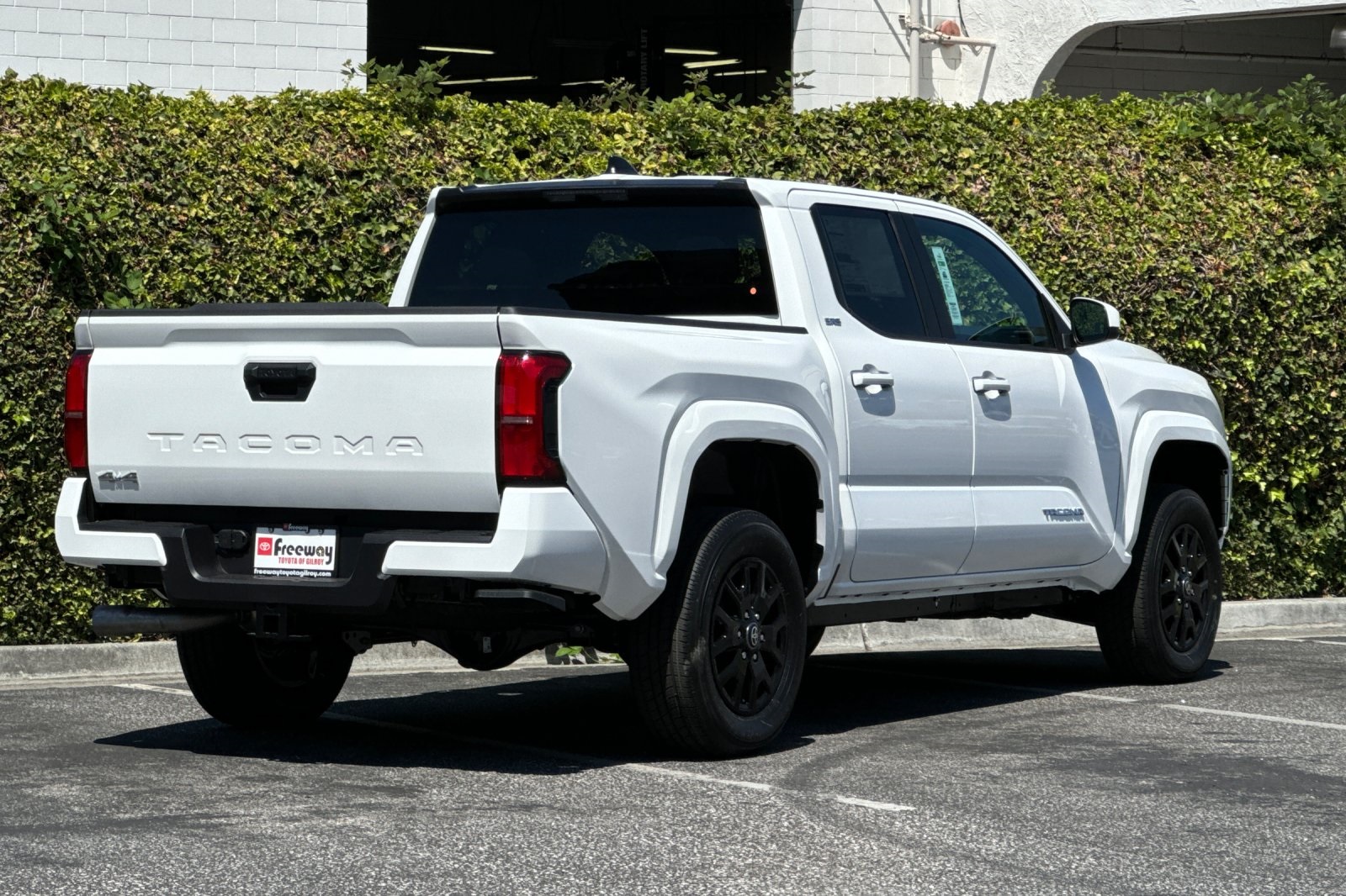 2025 Toyota Tacoma SR5 4x4 Double Cab photo 3