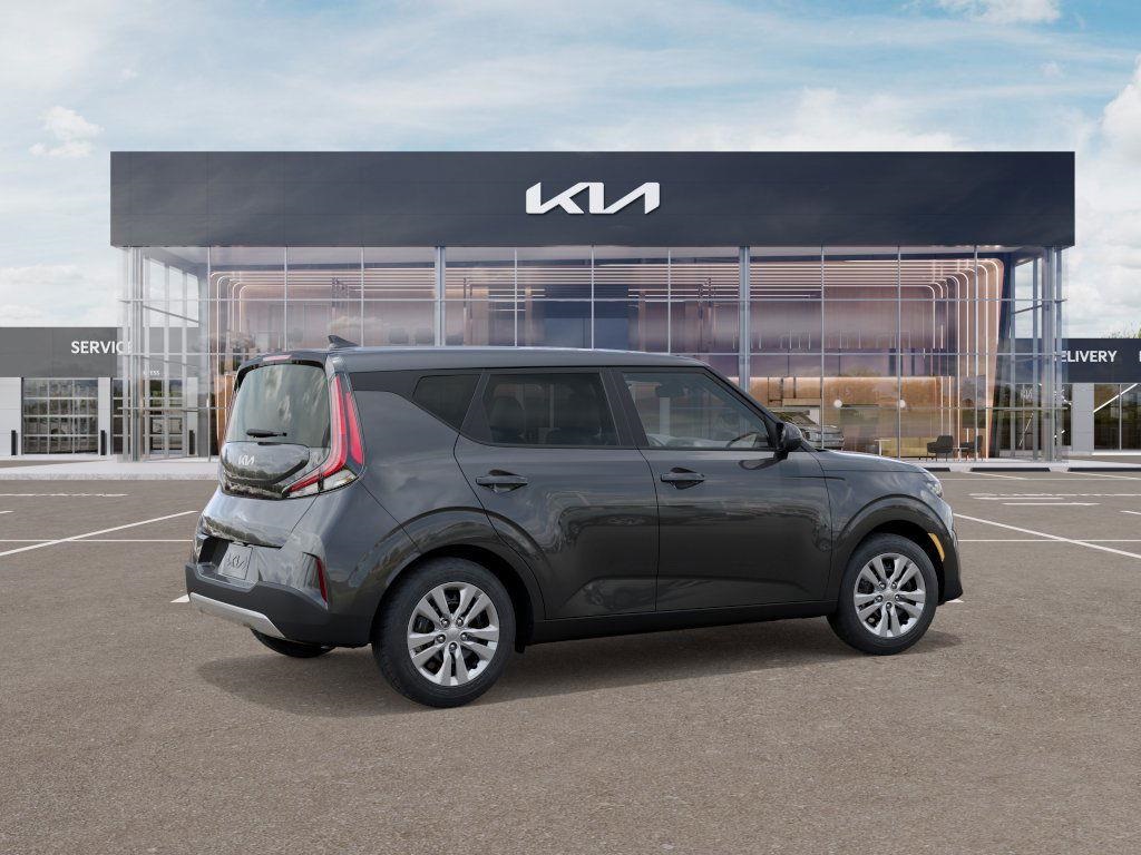 2025 Kia Soul LX photo 6