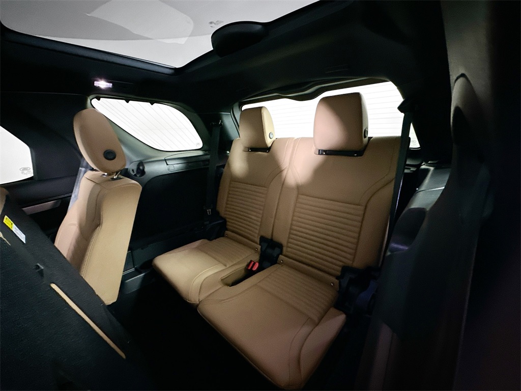 2025 Land Rover Discovery SE photo 27