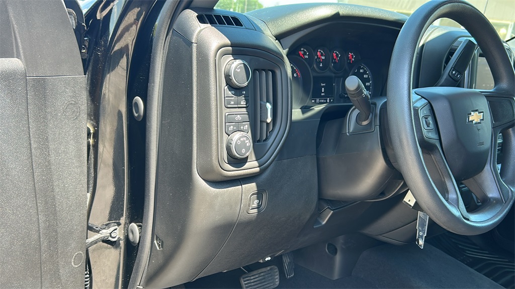 2021 Chevrolet Silverado 1500 Custom photo 17