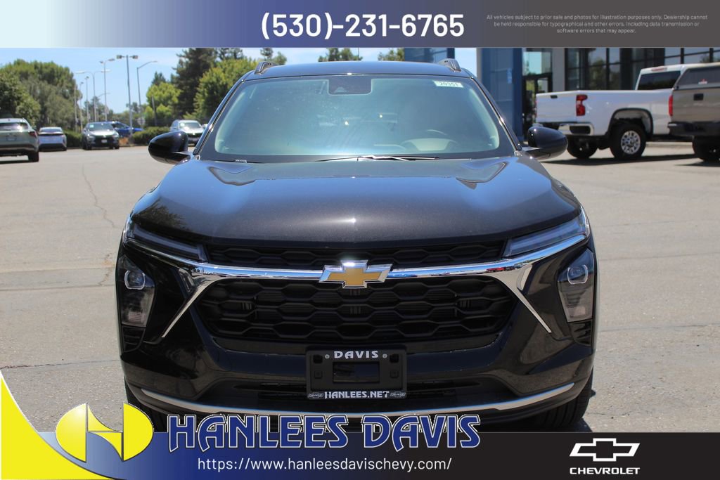 2025 Chevrolet Trax LT photo 3