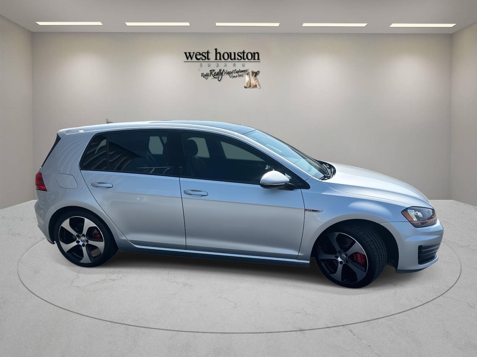 2017 Volkswagen Golf GTI photo 3