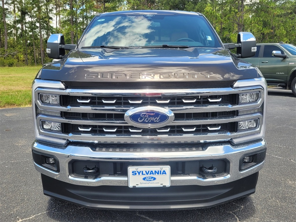 2025 Ford F-250 Lariat photo 2