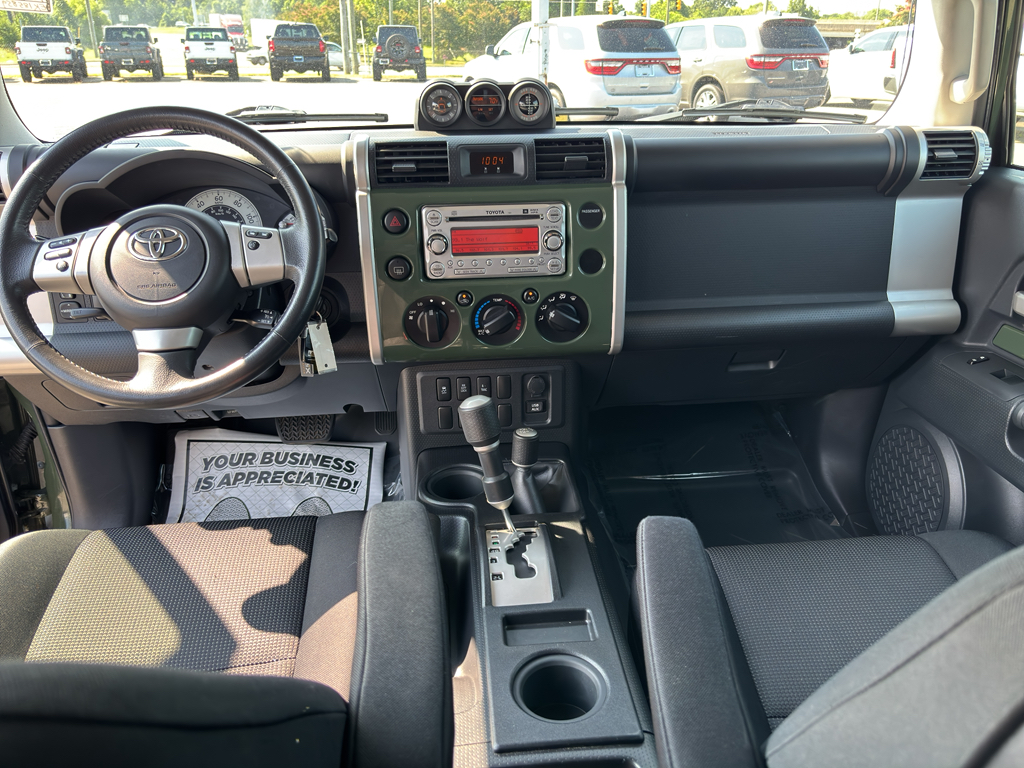 2014 Toyota FJ Cruiser Base photo 19
