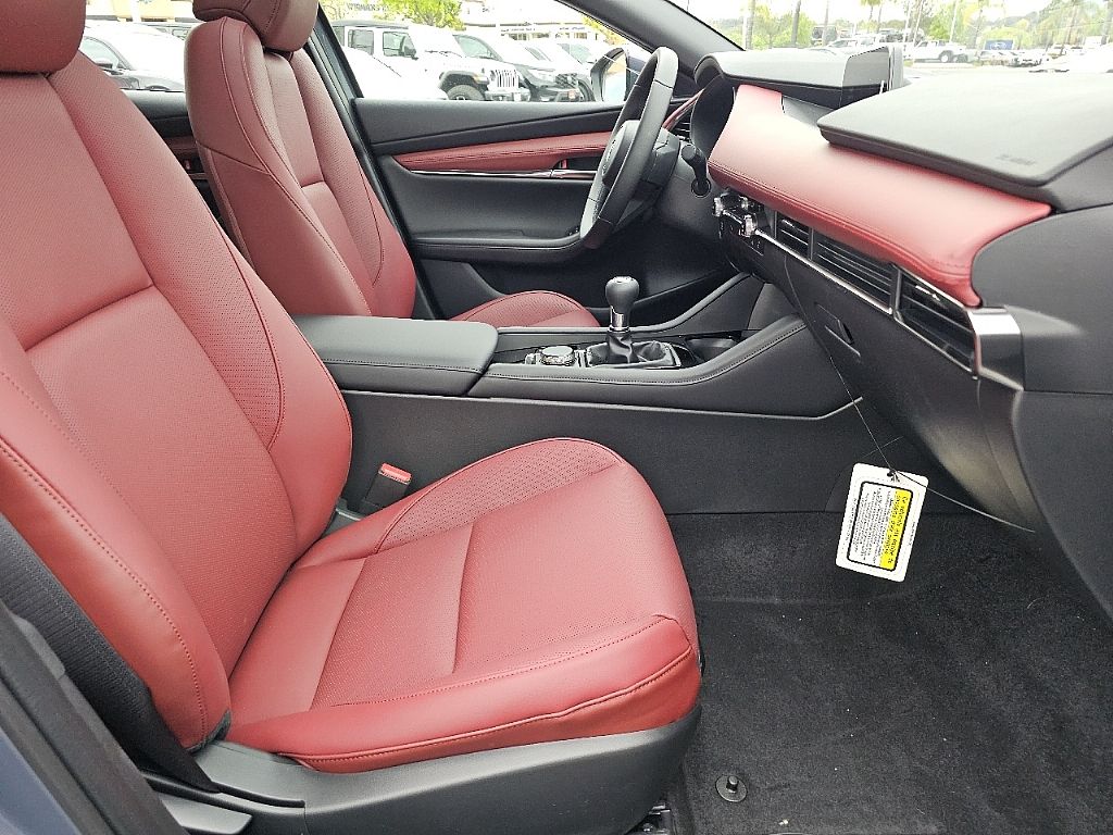 2025 Mazda Mazda3 2.5 s Premium photo 2