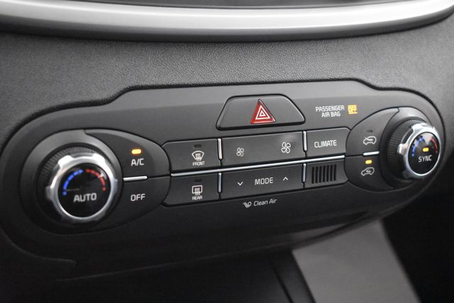 2018 Kia Sorento LX photo 21