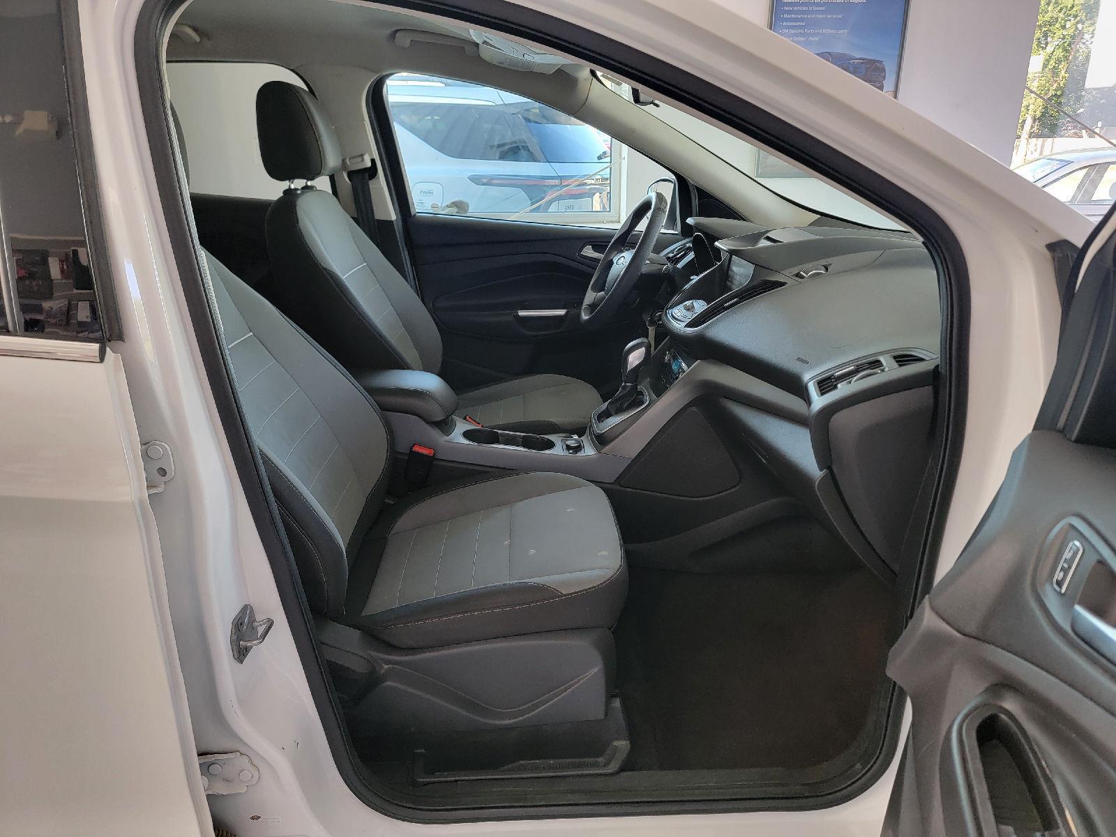 2014 Ford Escape SE photo 24