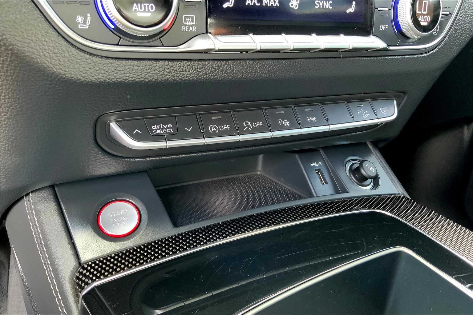 2023 Audi SQ5 Prestige photo 30