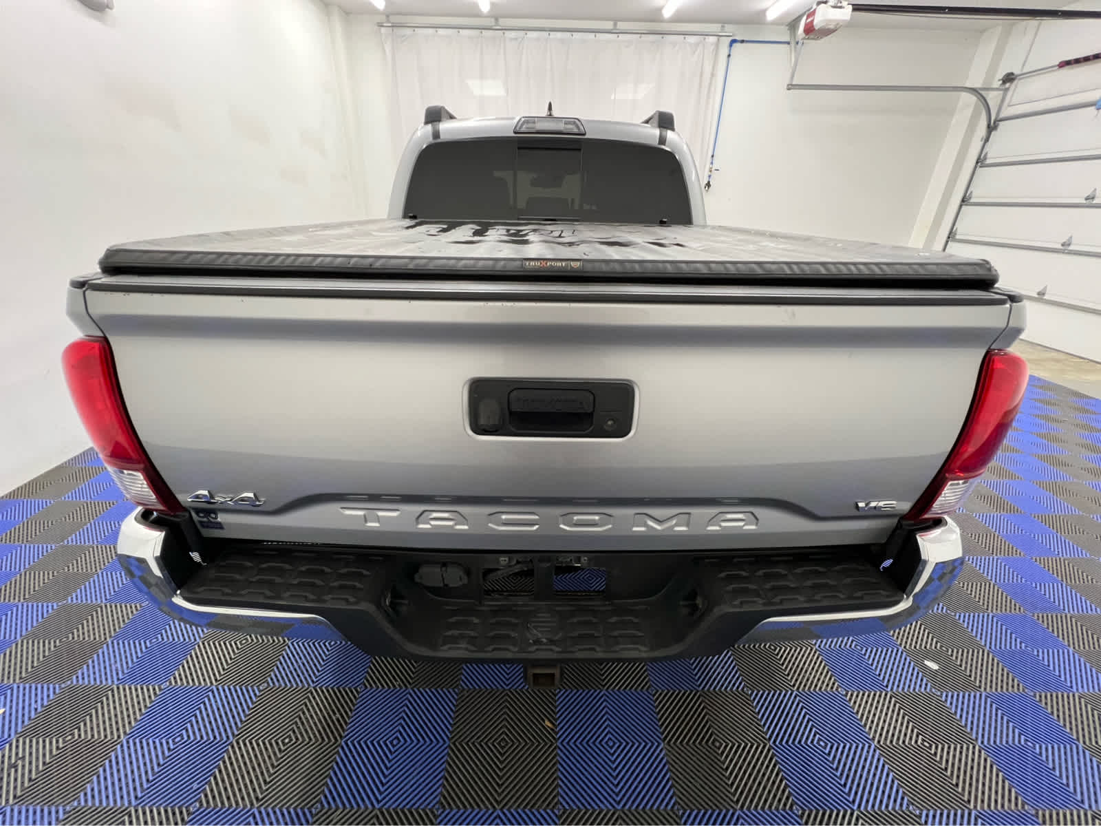 2018 Toyota Tacoma SR5 photo 4