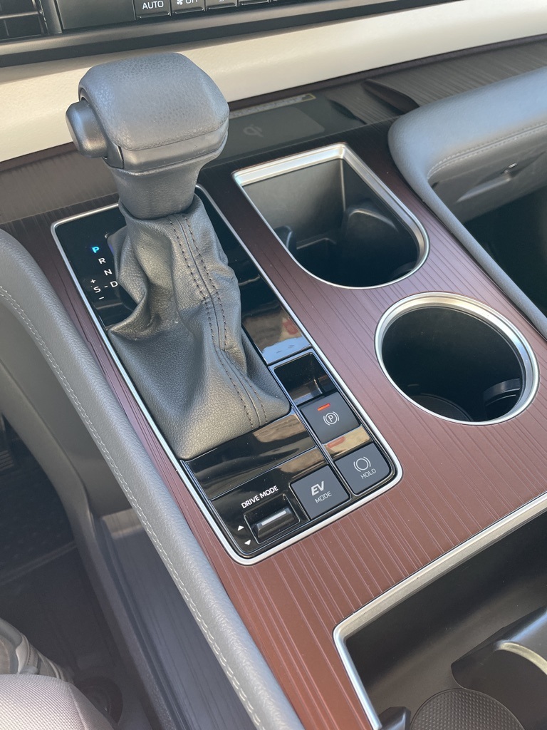 2024 Toyota Sienna LE photo 13