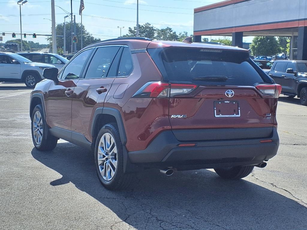 2023 Toyota RAV4 XLE Premium photo 9