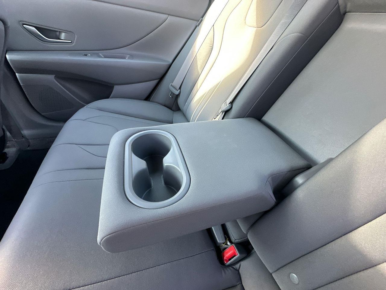 2025 Hyundai Elantra SEL Convenience photo 23