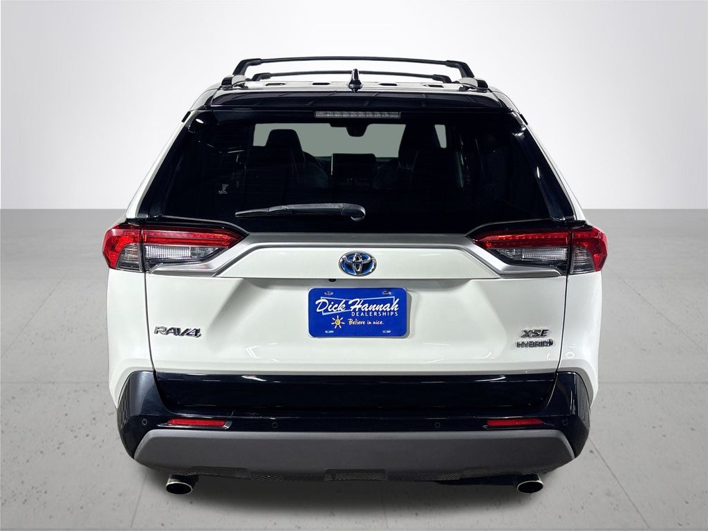 2020 Toyota RAV4 Hybrid XSE photo 6