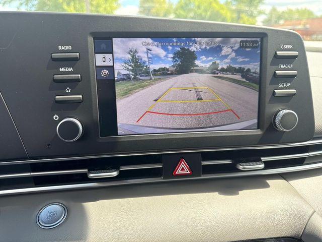 2025 Hyundai Elantra SEL Sport photo 21