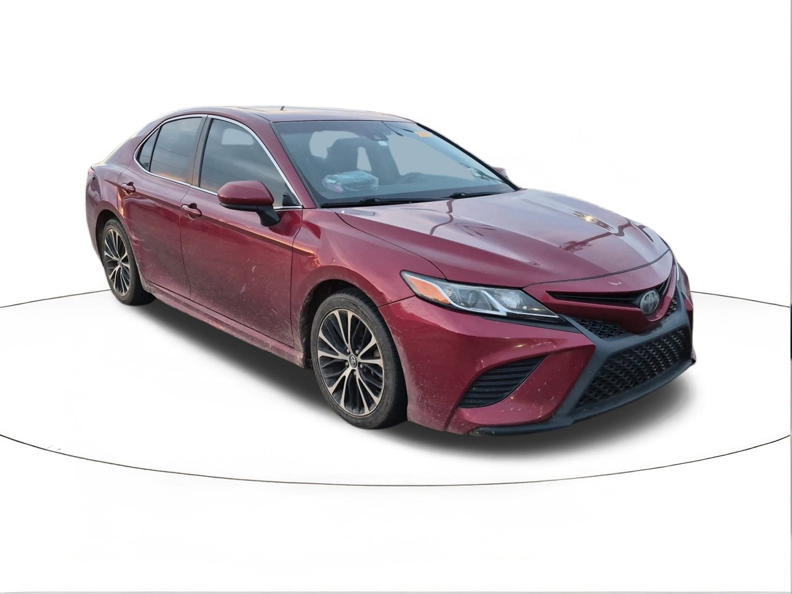 2018 Toyota Camry SE's photo