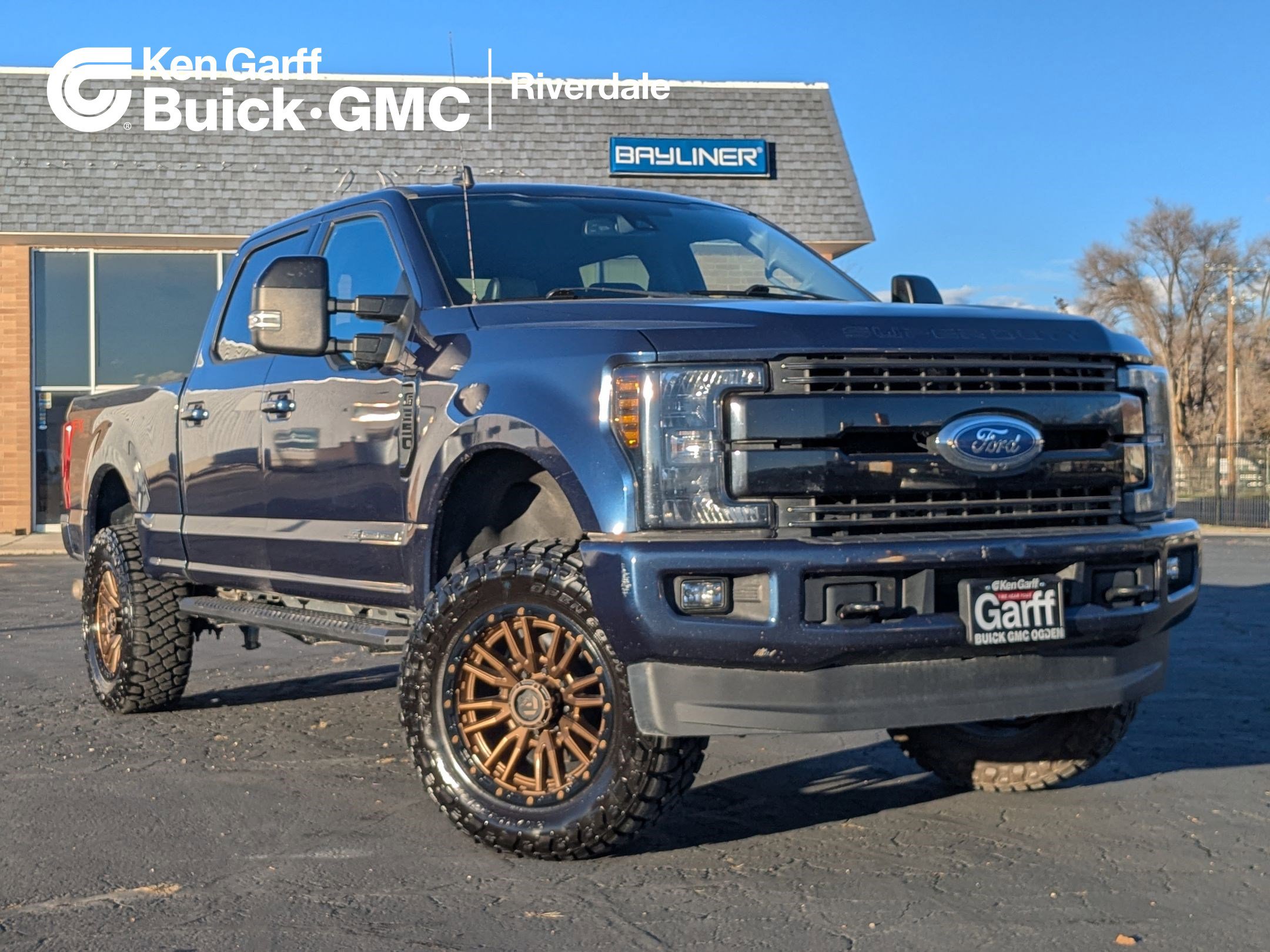 2019 Ford F-350 Super Duty Lariat's photo