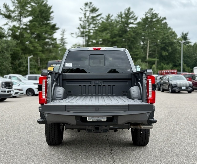 2025 Ford F-350 Lariat photo 6