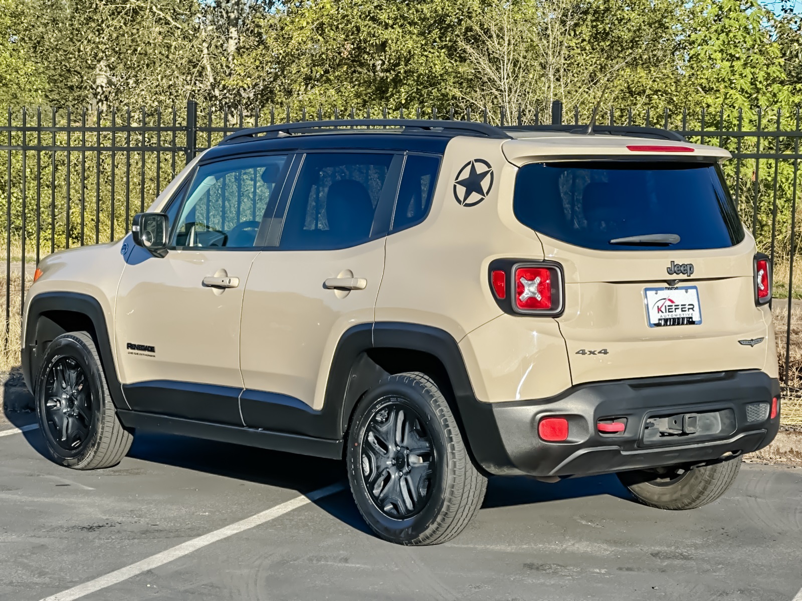 2017 Jeep Renegade Trailhawk photo 2