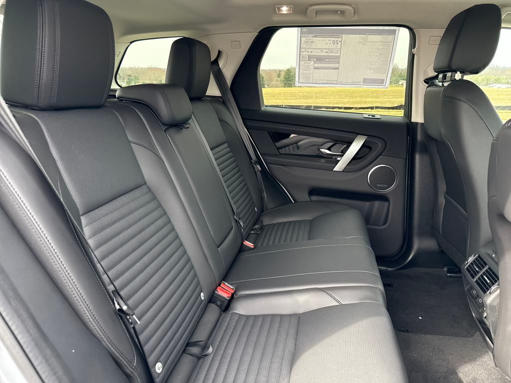 2025 Land Rover Discovery Sport S photo 19
