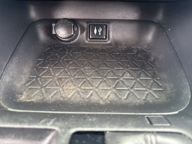 2019 Toyota RAV4 XLE photo 30