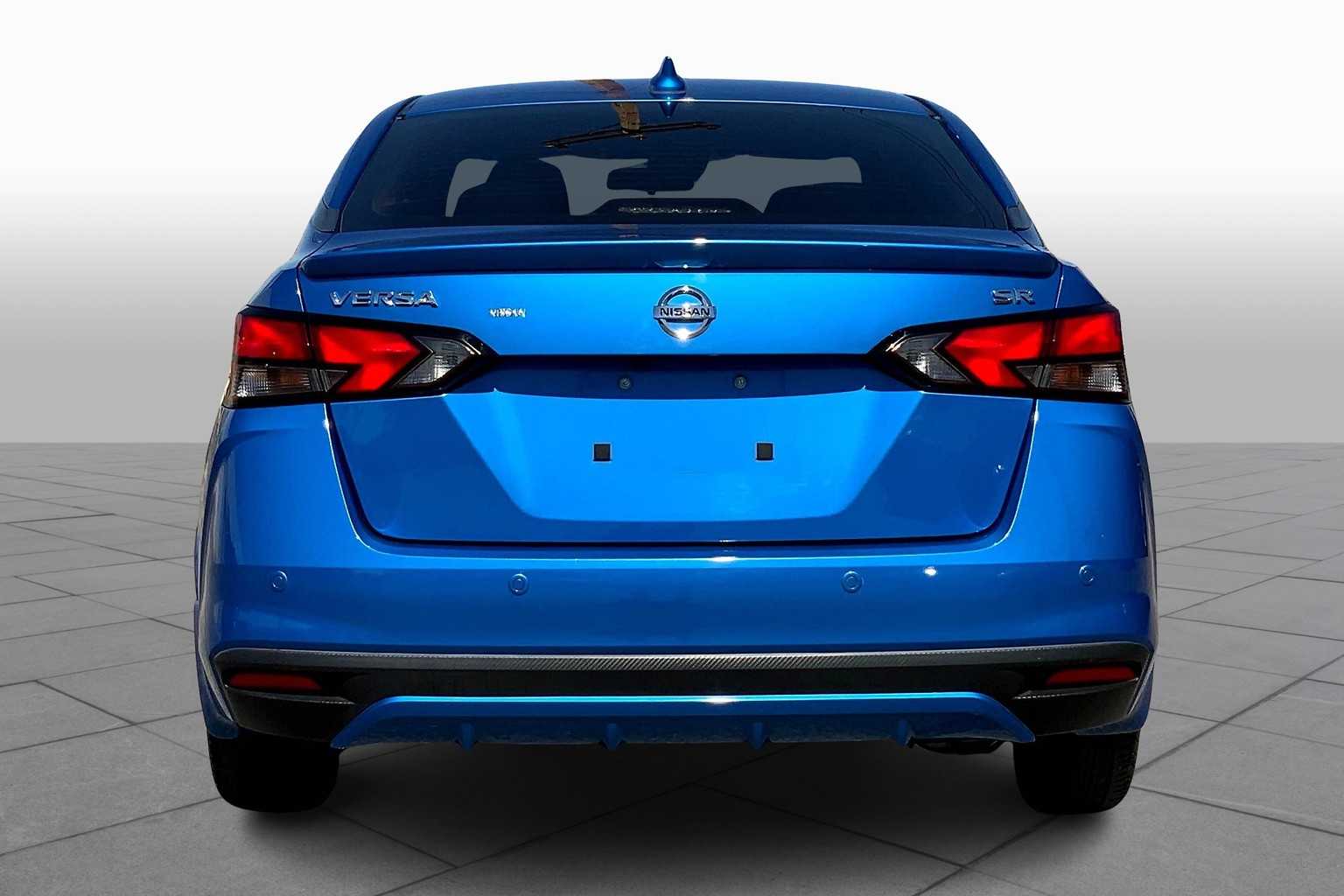 2020 Nissan Versa SR photo 4