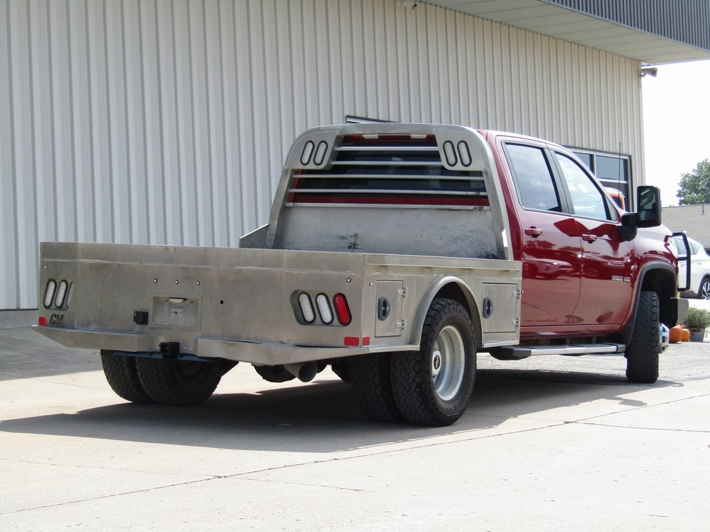 2022 Chevrolet Silverado 3500HD LT photo 3