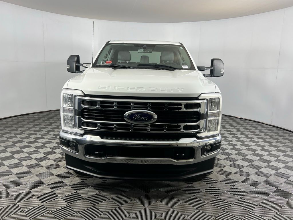2023 Ford F-250 photo 3