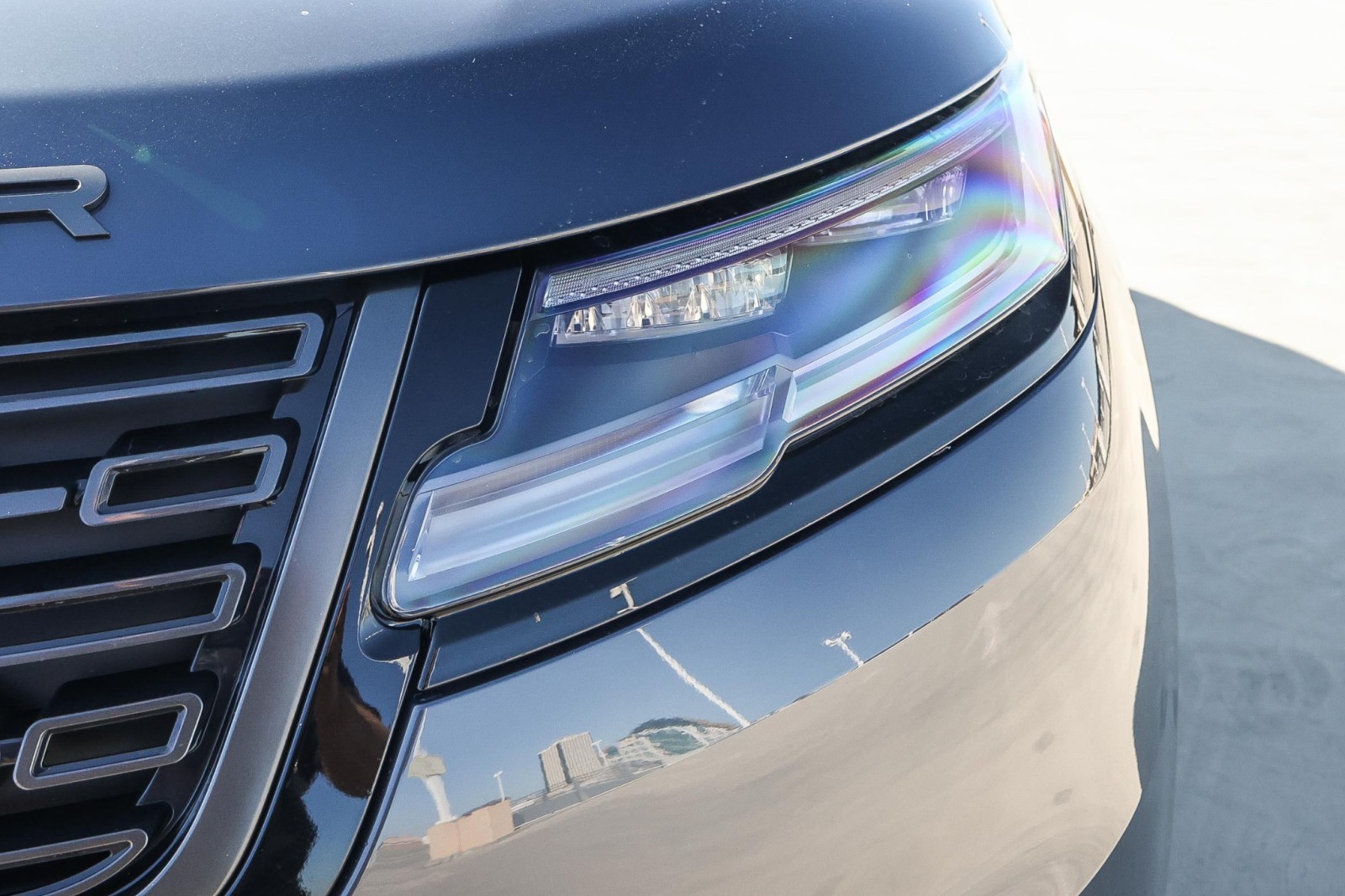 2026 Land Rover Range Rover Velar SE photo 10
