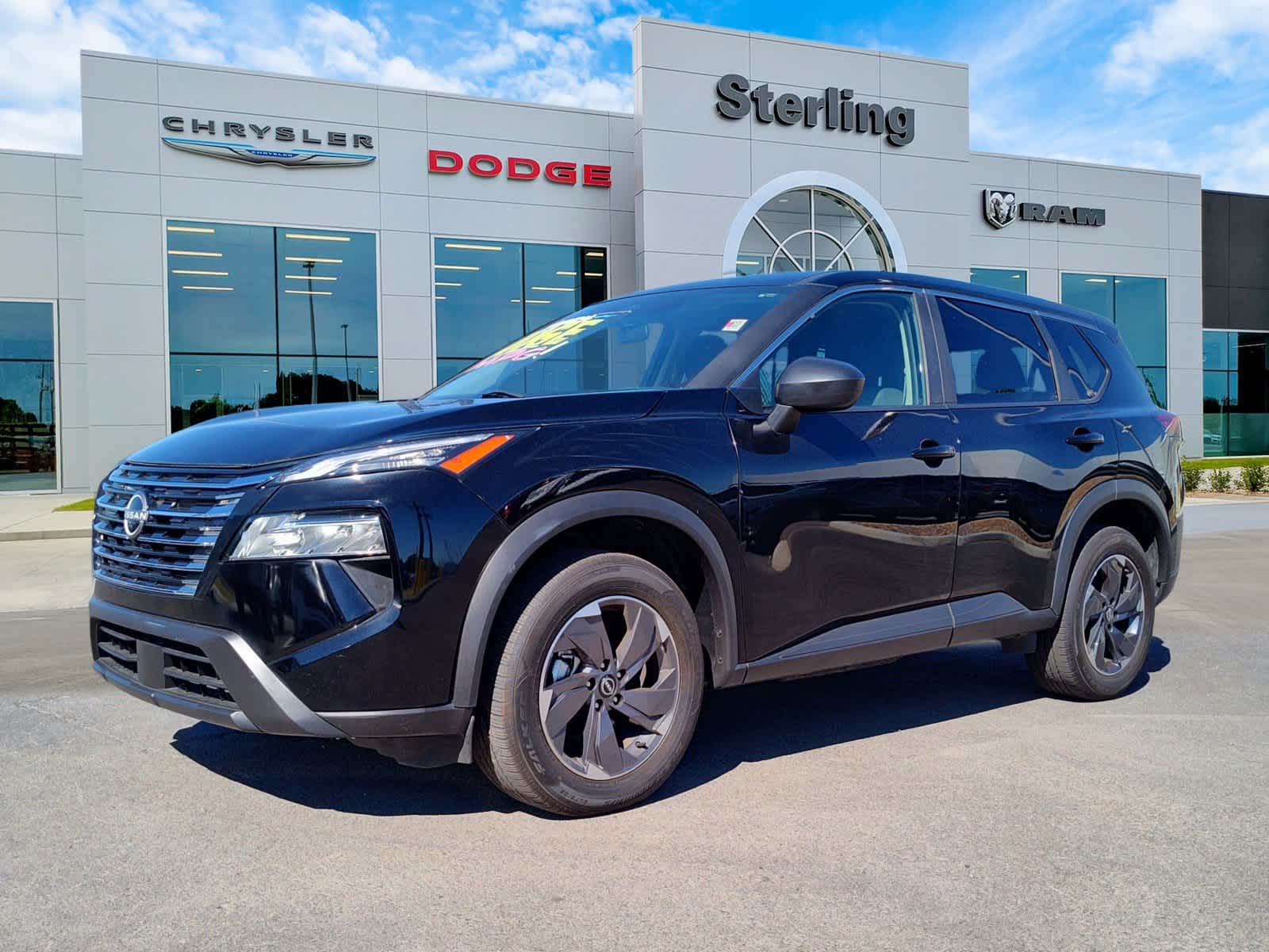 2024 Nissan Rogue SV's photo